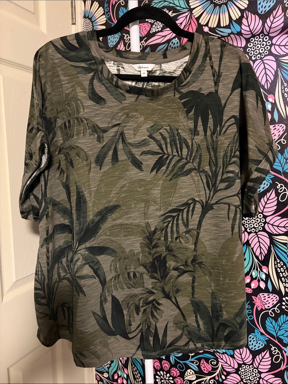 Reitmans Olive and Dark Green Palm Print Short Sleeve Tee